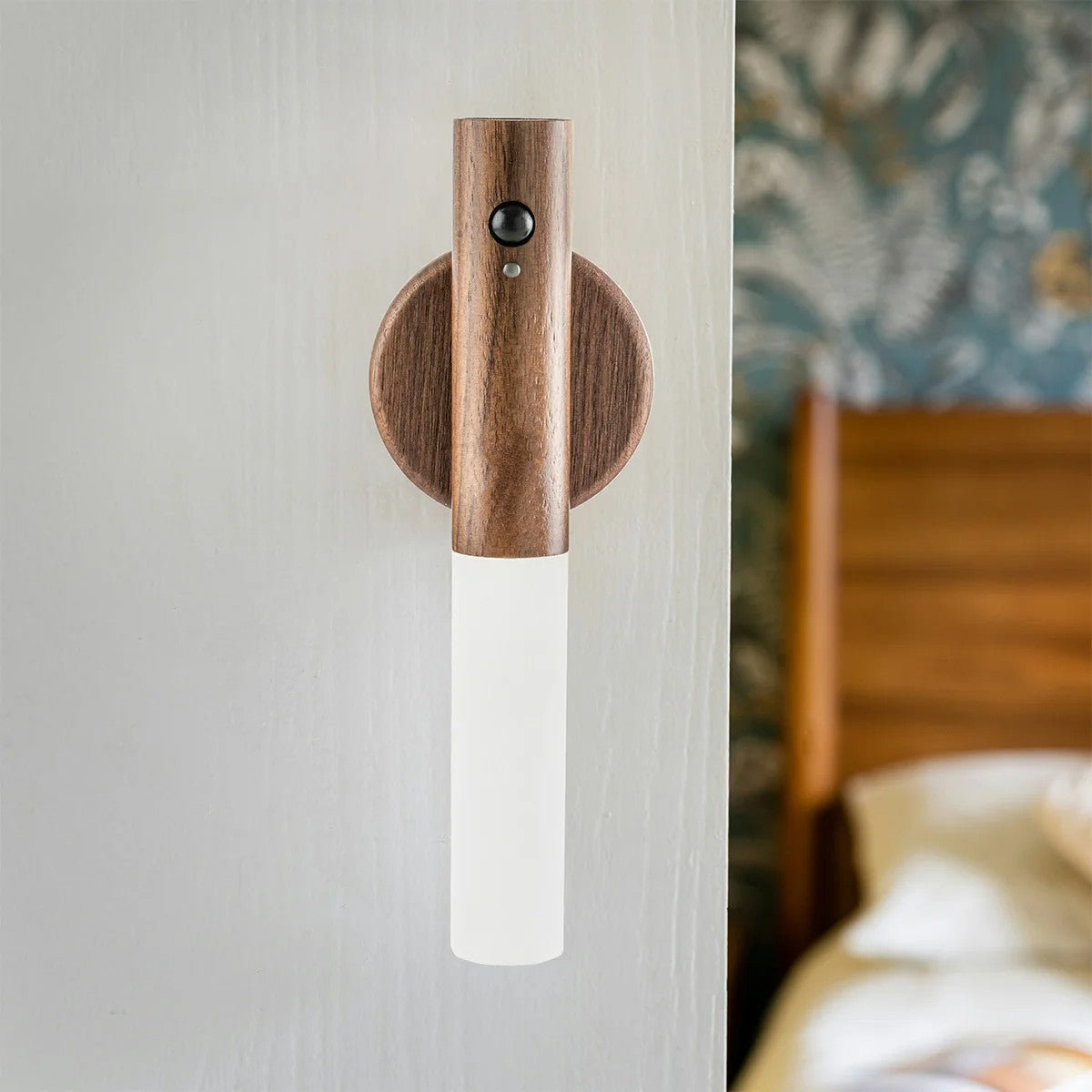 Applique Murale Oka – Lumière Nomade en Bois Naturel