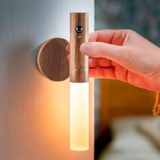 Applique Murale Oka – Lumière Nomade en Bois Naturel