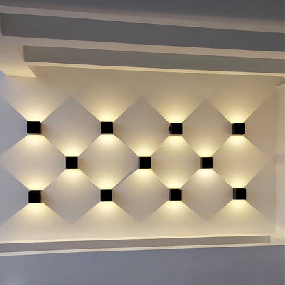 Applique Murale Extérieure Cube LED – Effet Éventail Lumineux