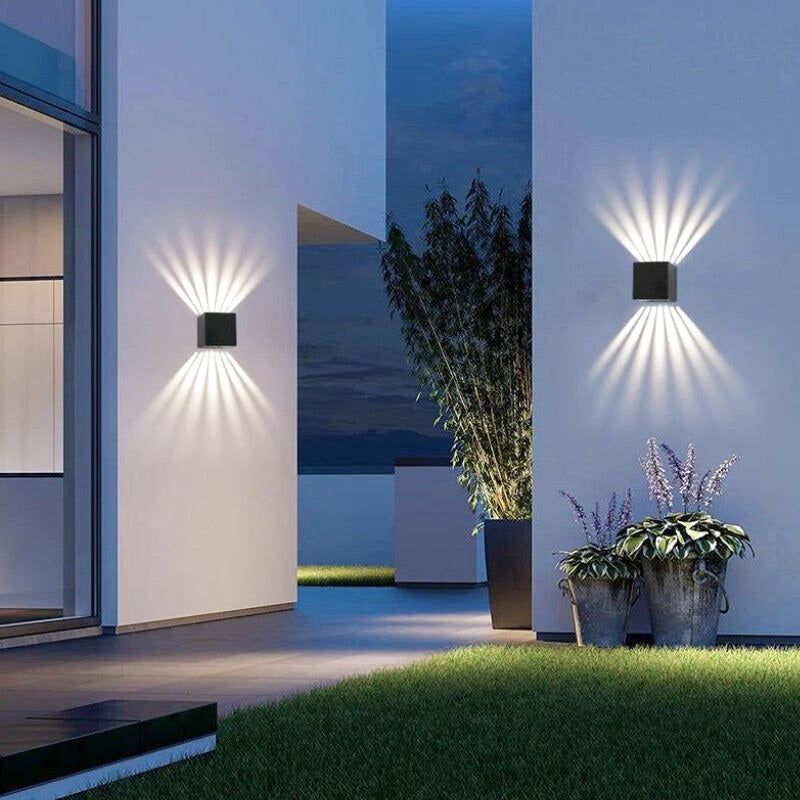 Applique Murale Extérieure Cube LED – Effet Éventail Lumineux