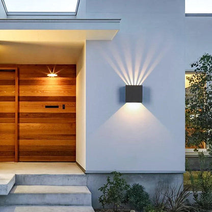 Applique Murale Extérieure Cube LED – Effet Éventail Lumineux