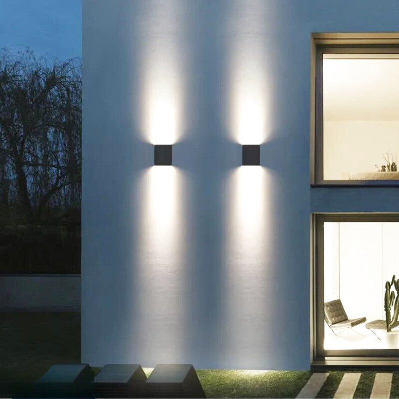 Applique Murale Extérieure Cube LED – Effet Éventail Lumineux