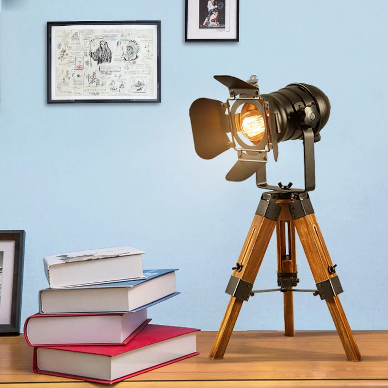 Lampe Trépied Studio – Ambiance Cinéma à Domicile